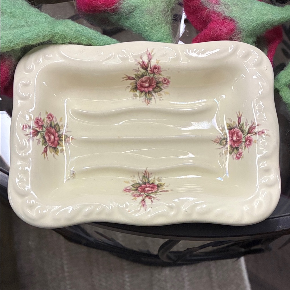 Vintage VB Athena Rose Soapdish